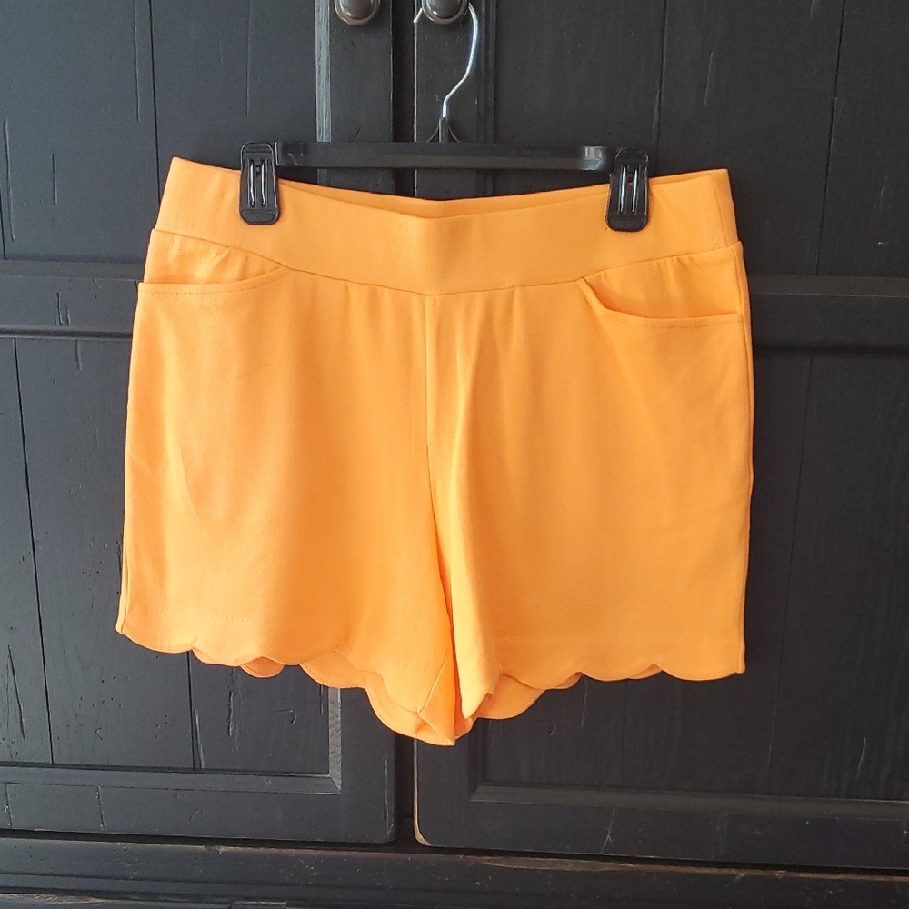 Kim Gravel Belle Scalloped Shorts